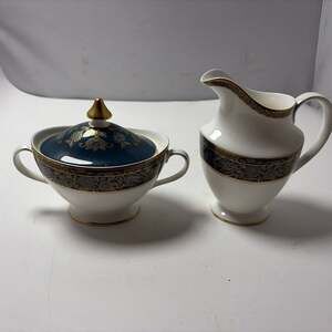 Royal Doulton Bone China CARLYLE Creamer & Sugar Bowl Set
